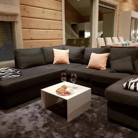 Lumikettu Villa Kittilä